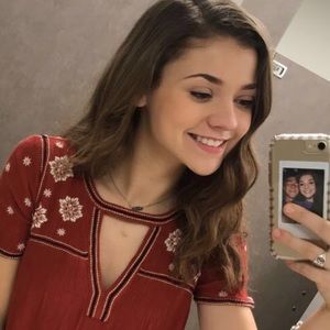 Meet your Posher, Brooke